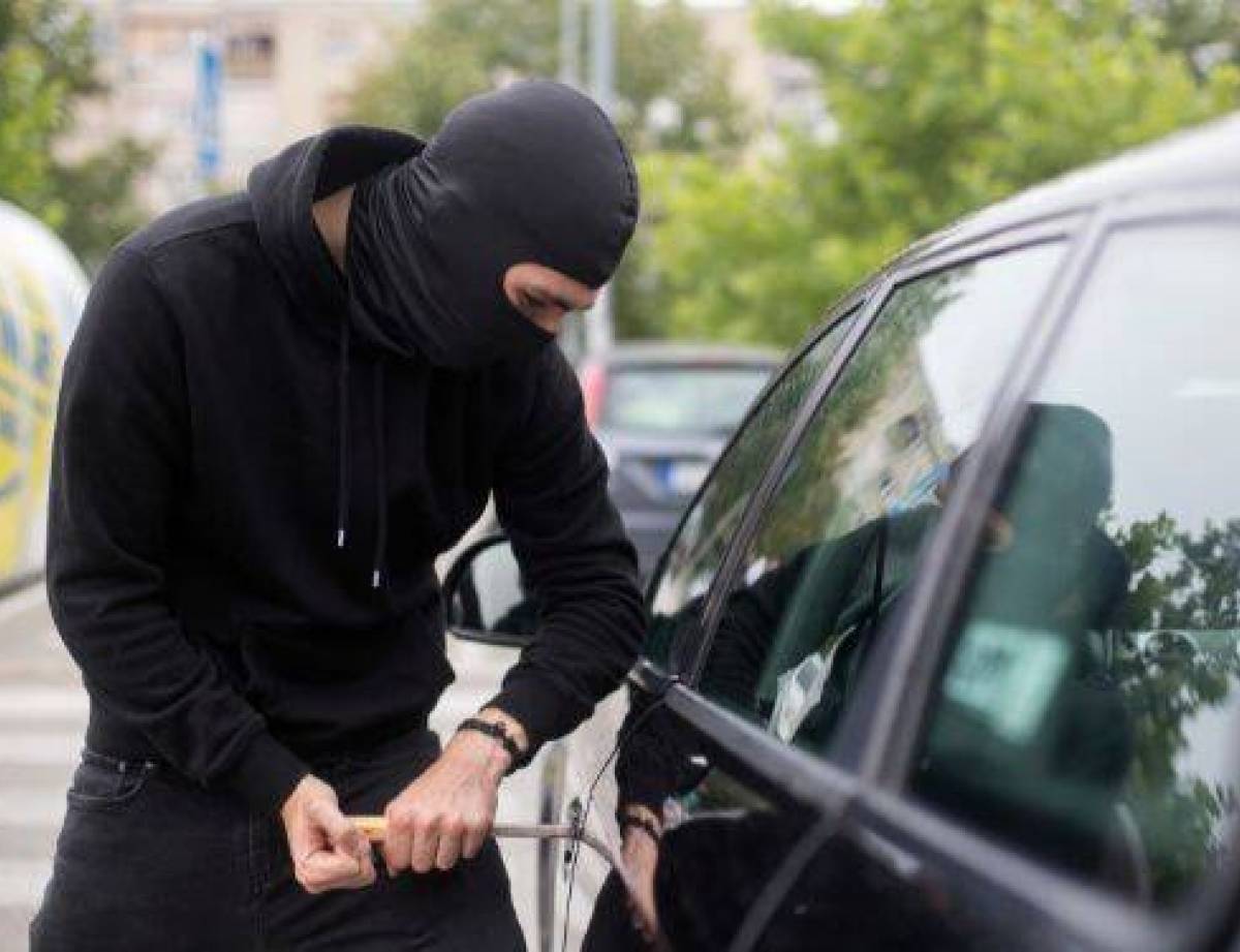 Porady dotyczące zapobiegania kradzieży samochodu - co musisz wiedzieć